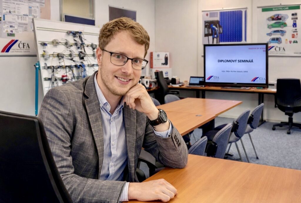 Studium MSc. na ČFA, Ústavu Fotovoltaiky a Elektromobility